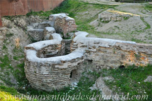 Arroyomolinos, Torres de proteccin del acceso principal al recinto amurallado