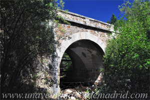 Canencia, Puente de un solo ojo sobre el Arroyo de Canencia. Principios del siglo XX