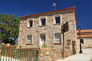 Cervera de Buitrago, Antigua casa parroquial