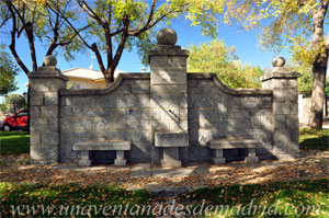 Colmenar del Arroyo, Fuente monumental