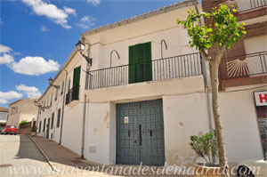 Estremera, Vivienda tradicional de la Plaza de Don Juan Carlos I, 11