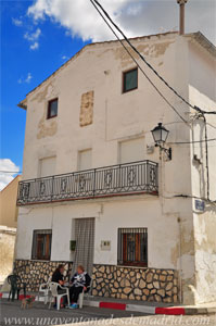 Estremera, Vivienda urbano-rural con escudo nobiliario en Calle del Ro, 2