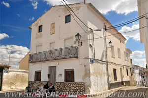 Estremera, Vivienda urbano-rural con escudo nobiliario en Calle del Ro, 2