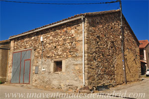 Gascones, Casona en la Plaza de la Iglesia. Aos 40
