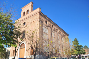 Getafe, Portada y lateral sureste de la Iglesia de los Santos Justo y Pastor