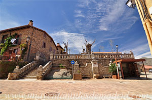La Hiruela, Conjunto monumental de fuente, escalinata y antepecho