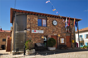 Horcajo de la Sierra - Aoslos, Ayuntamiento