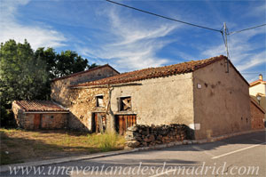 Horcajo de la Sierra - Aoslos, Dependencias agropecuarias en Calle Real, 114-120