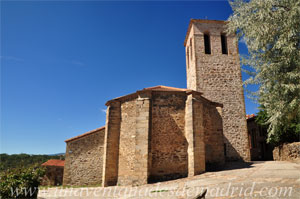 Horcajo de la Sierra - Aoslos, bside y torre-campanario de la Iglesia de San Pedro in Cathedra en Horcajo