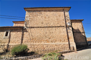 Iglesia Parroquial de San Vicente Mártir, Lateral Este del crucero con el ábside en el centro, el transepto Norte a la derecha, la sacristía a la izquierda y, sobresaliendo por encima de ésta, el transepto Sur Iglesia Parroquial de San Vicente Mártir, Lateral Este del crucero con el ábside en el centro, el transepto Norte a la derecha, la sacristía a la izquierda y, sobresaliendo por encima de ésta, el transepto Sur