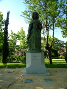 Navalcarnero, Estatua de Mariana de Austria