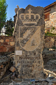 Escudo de Navarredona y San Mams