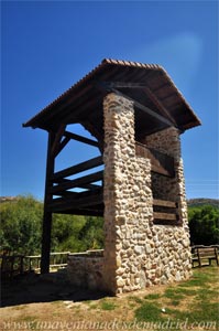 Pinilla del Valle, Torre-mirador situada junto al embalse de Pinilla