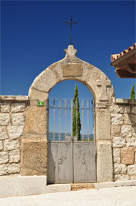 Robledillo de la Jara, Portada antigua del Cementerio