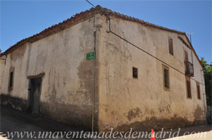 Robledillo de la Jara, Vivienda de tipo rural de la Plaza de Televisin Espaola