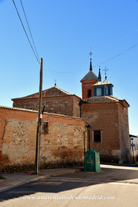 Valdeavero. Vista de la cúpulas de las capillas Mayor, Concepción y Rosario, y del chapitel de la torre campanario Valdeavero. Vista de la cúpulas de las capillas Mayor, Concepción y Rosario, y del chapitel de la torre campanario