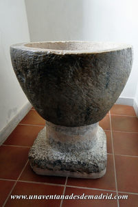 Valdeavero. Iglesia parroquial de Nuestra Señora de la Asunción, pila bautismal, siglo XVI o anterior, pila bautismal, siglo XVI o anterior Valdeavero. Iglesia parroquial de Nuestra Señora de la Asunción, pila bautismal, siglo XVI o anterior, pila bautismal, siglo XVI o anterior