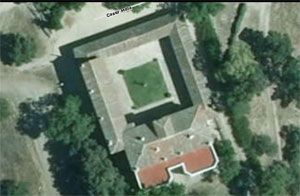 Villanueva de Perales, Captura de pantalla tomada de Nomecalles con vista aérea del palacio Villanueva de Perales, Captura de pantalla tomada de Nomecalles con vista aérea del palacio