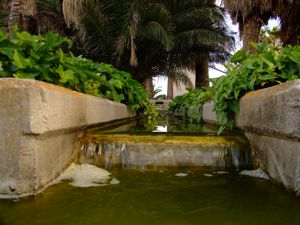 Jardn de las Tres Culturas, Acequia