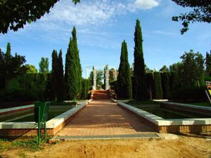 Jardn de las Tres Culturas, Albercas