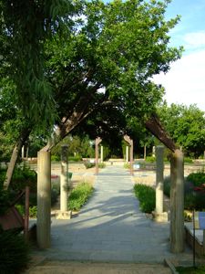 Jardn de las Tres Culturas, Campana