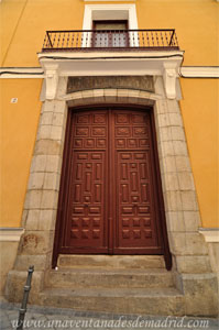 Madrid, Carlos II, Portada principal del Colegio de San Ildefonso