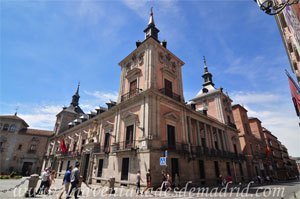 Madrid, Felipe IV, Vrtice Nordeste de la Casa de la Villa con la Casa de Cisneros