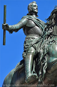 Madrid, Detalle de Felipe IV en su estatua ecuestre de la Plaza de Oriente