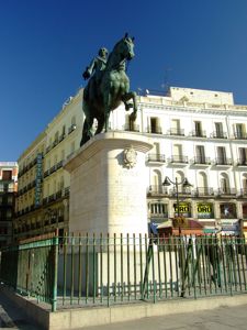 Madrid, Estatua de Carlos III en la Plaza Puerta del Sol