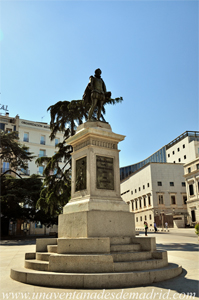 Madrid, Estatua de Miguel de Cervantes