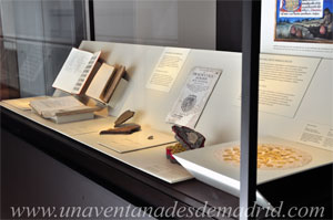 Museo Arqueológico Nacional, Vitrina de "Fuentes de información" para el estudio de la moneda