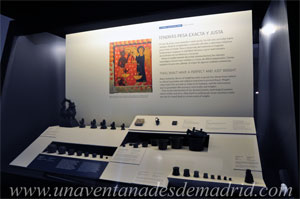 Museo Arqueolgico Nacional, Vitrina "Tendrs pesa exacta y justa" con distintos juegos de pesas