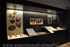 Museo Arqueológico Nacional, Sala siete, diferentes restos arqueológicos que muestran los nuevos materiales empleados en la fabricación de objetos frente a los viejos