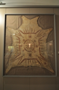 Museo de América, Piel con pictogramas de los Indios de la Pradera