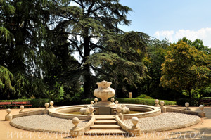 Quinta de la Fuente del Berro, Fuente de la entrada principal