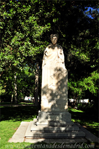 Retiro, Monumento a Mosén Cinto Verdaguer