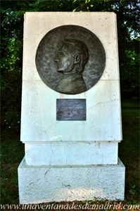 El Jardn de los Planteles en El Retiro, Monumento a Francisco Morazn Quesada