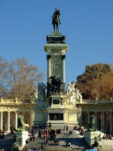 Monumento a Alfonso XII en El Retiro, Cuerpo central del Monumento a Alfonso XII