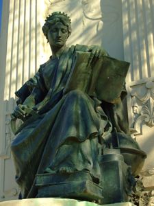 Monumento a Alfonso XII en El Retiro, Estatua representando a las Ciencias