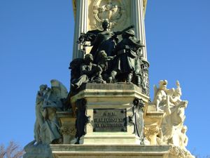 Monumento a Alfonso XII en El Retiro, Grupo escultrico La Paz