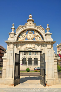 Retiro, Jardn del Parterre, Puerta de Felipe IV vista desde los Jardines del Parterre