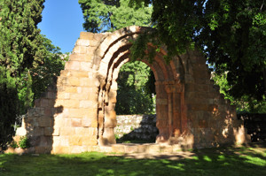 Madrid, Portada lateral de las ruinas de la Ermita de San Pelayo o de San Isidoro