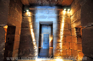 Templo de Debod, Vestbulo interior