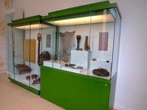 Museo Nacional de Antropologa, Vitrina con tiles de caza, pesca, agricultura y ganadera