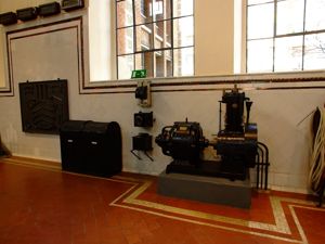 Nave de Motores de Pacfico, Motor elctrico y compresor de aire
