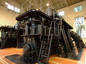 Nave de Motores de Pacfico, Motores diesel vistos desde atrs