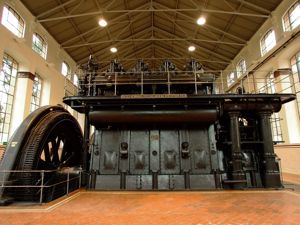 Nave de Motores de Pacfico, Motor Diesel y alternador