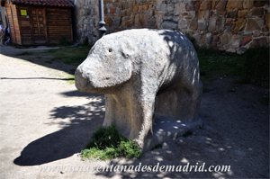 vila, Verraco de las Cogotas localizado junto a la Puerta del Alczar