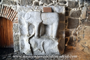 vila, Molde del verraco hallado bajo la Puerta de San Vicente como cimiento de sta