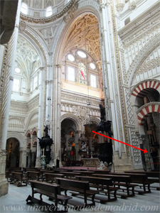 Localizacin, aproximada, del pilar sobre el que se apoyaban los altares de San Benito (92), en su lateral Oeste, y de Santa gueda (93), en su lateral Este